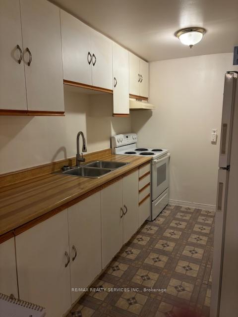 Photo 8 of 8 Evalene Court, Brampton, Heart Lake West — HOMEH