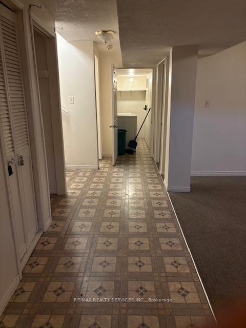 Photo 10 of 8 Evalene Court, Brampton, Heart Lake West — HOMEH