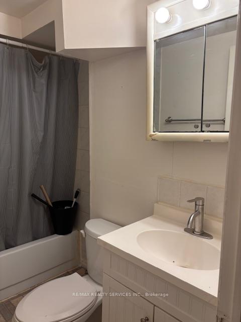 Photo 15 of 8 Evalene Court, Brampton, Heart Lake West — HOMEH