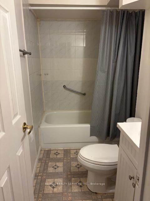 Photo 16 of 8 Evalene Court, Brampton, Heart Lake West — HOMEH