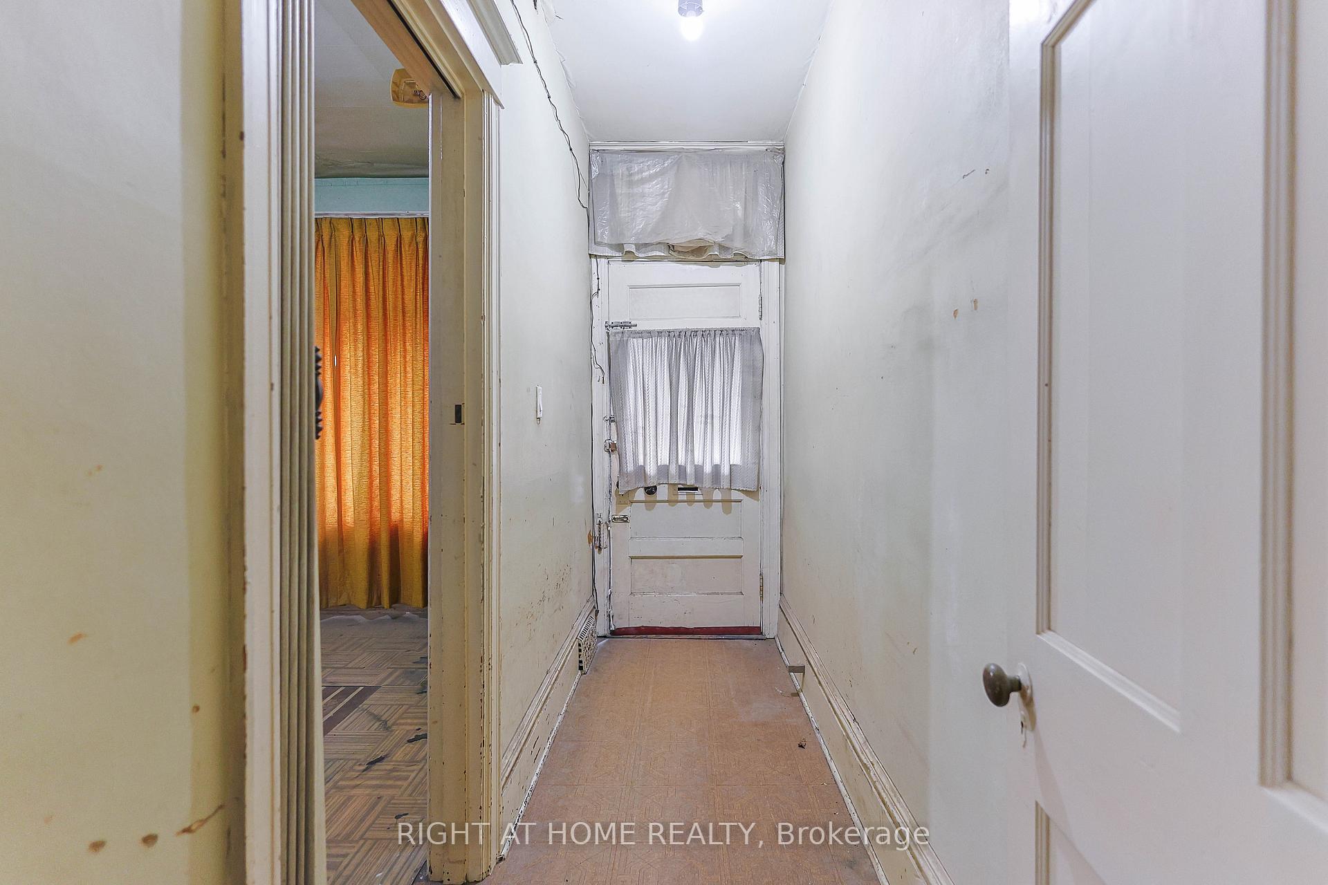 Photo 7 of 318 John Street N, Hamilton, Beasley — HOMEH
