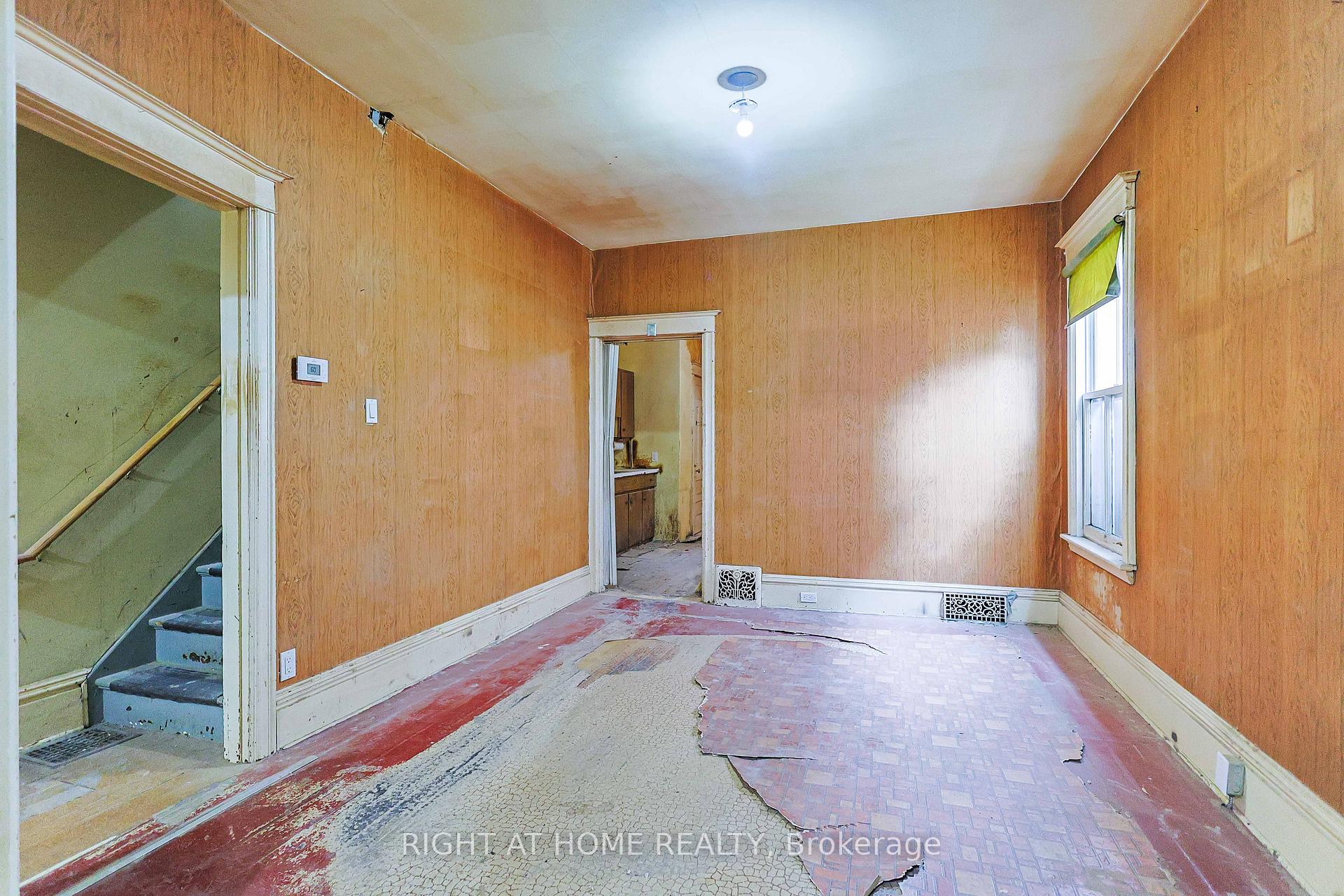 Photo 10 of 318 John Street N, Hamilton, Beasley — HOMEH