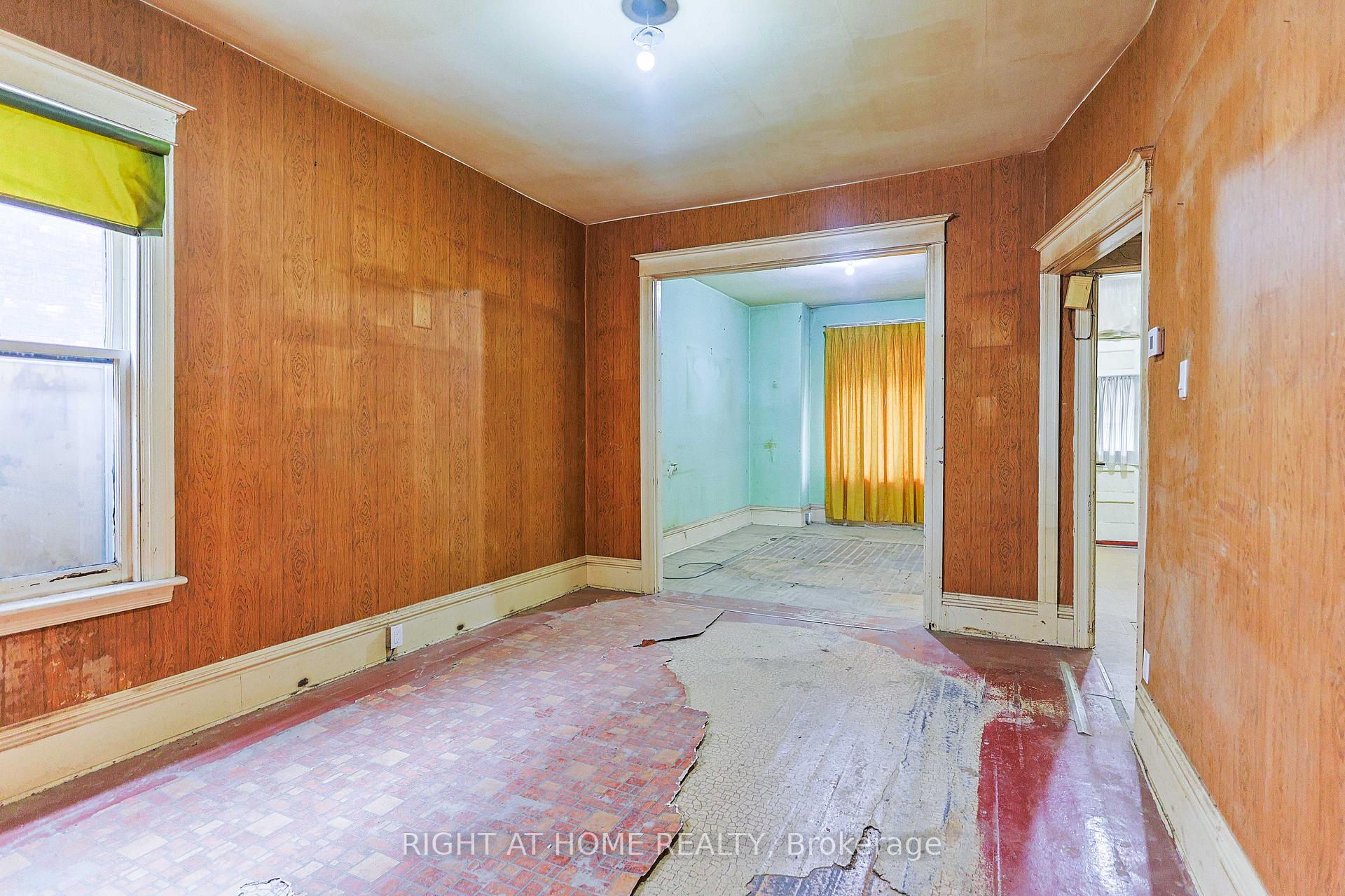 Photo 11 of 318 John Street N, Hamilton, Beasley — HOMEH