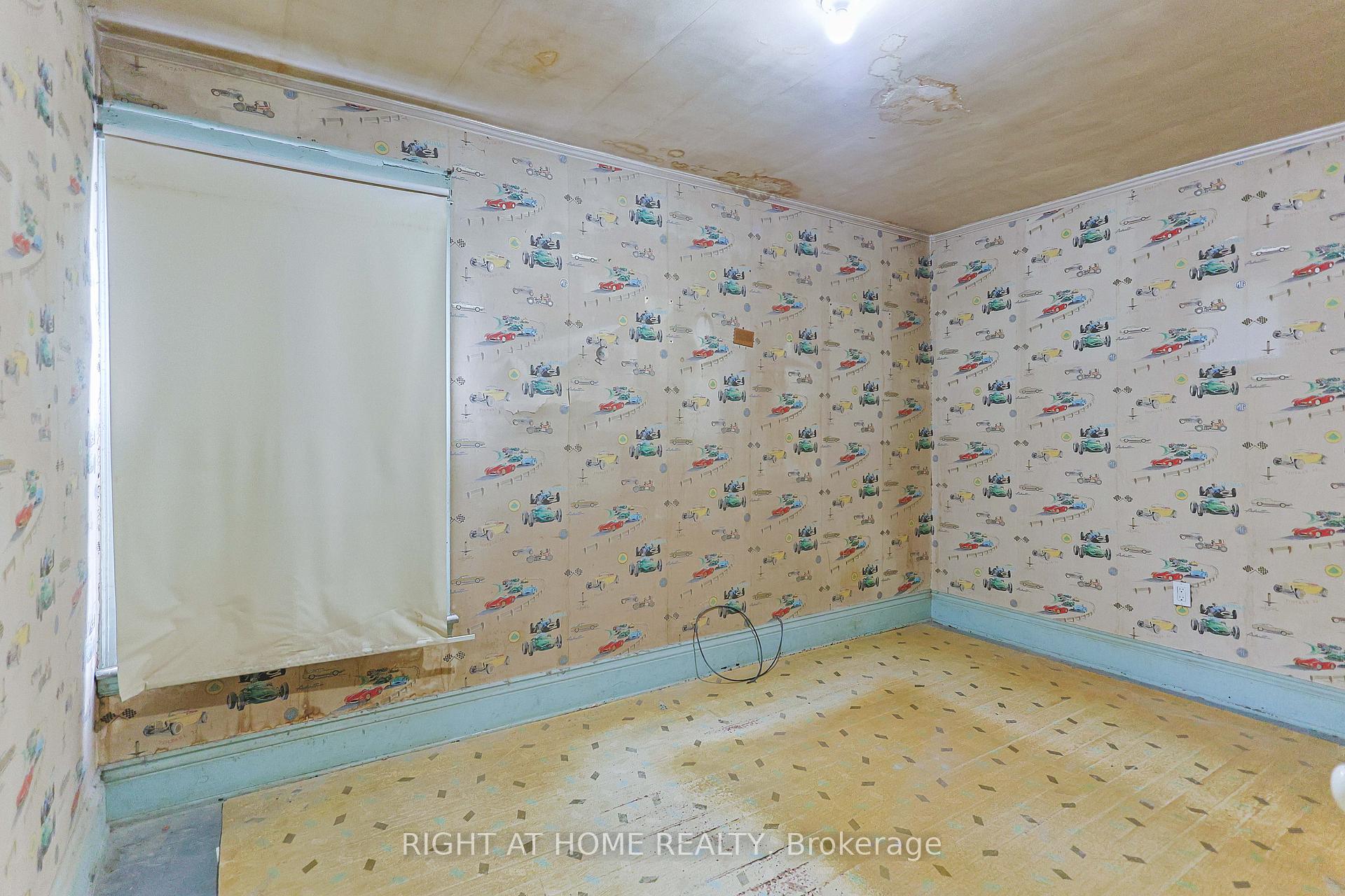Photo 21 of 318 John Street N, Hamilton, Beasley — HOMEH
