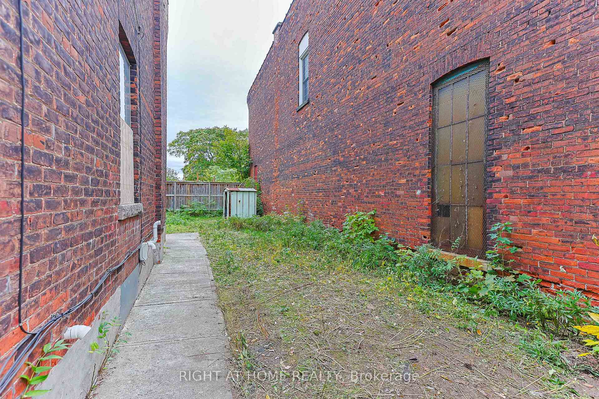 Photo 31 of 318 John Street N, Hamilton, Beasley — HOMEH