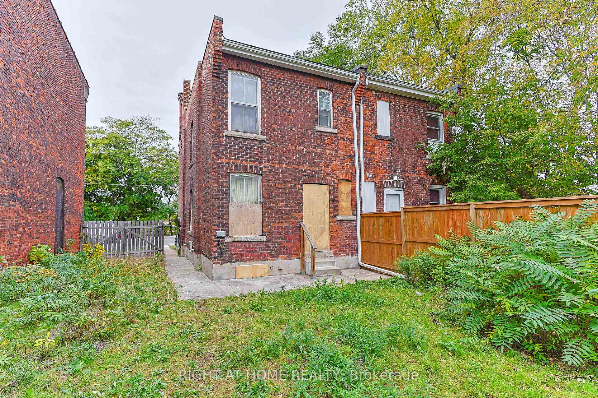 Photo 32 of 318 John Street N, Hamilton, Beasley — HOMEH