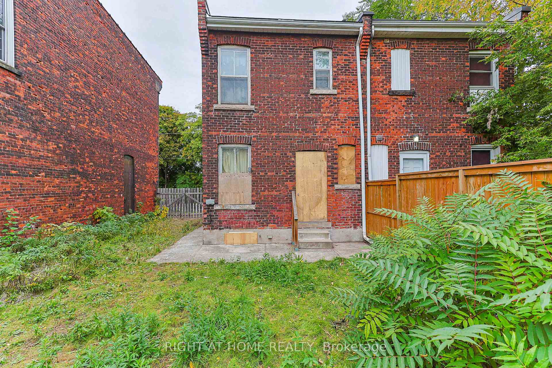 Photo 33 of 318 John Street N, Hamilton, Beasley — HOMEH