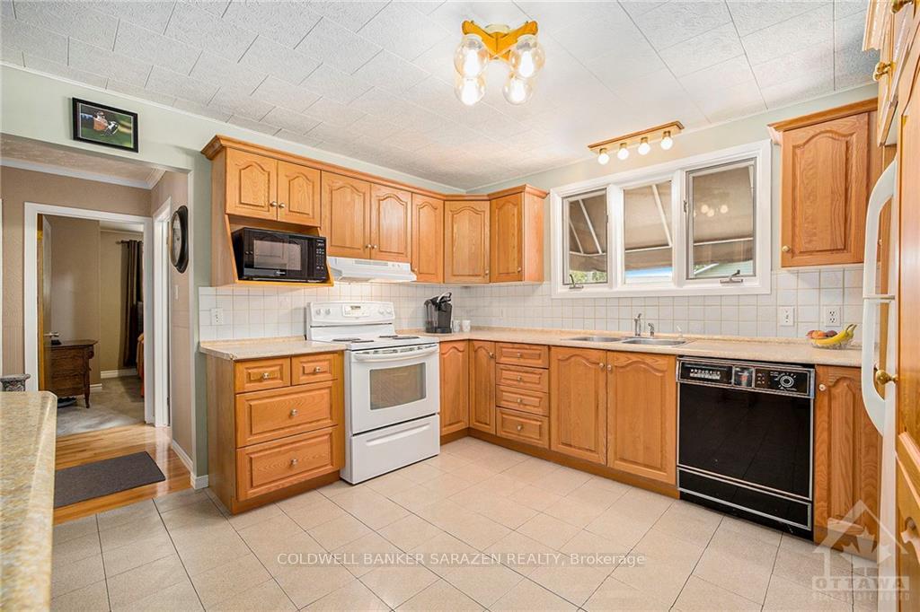 Photo 13 of 188 Allan Drive, Arnprior — HOMEH
