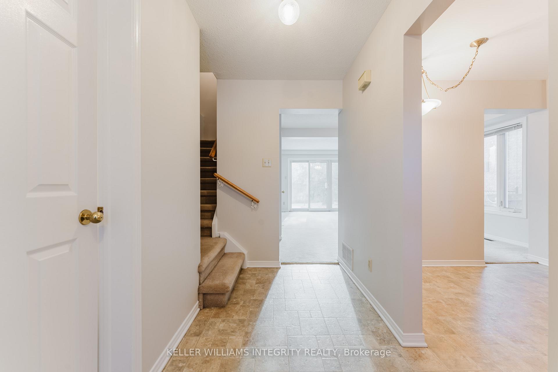 Photo 3 of 5 Bourne Street, Ottawa, Barrhaven - Cedargrove/Fraserdale — HOMEH