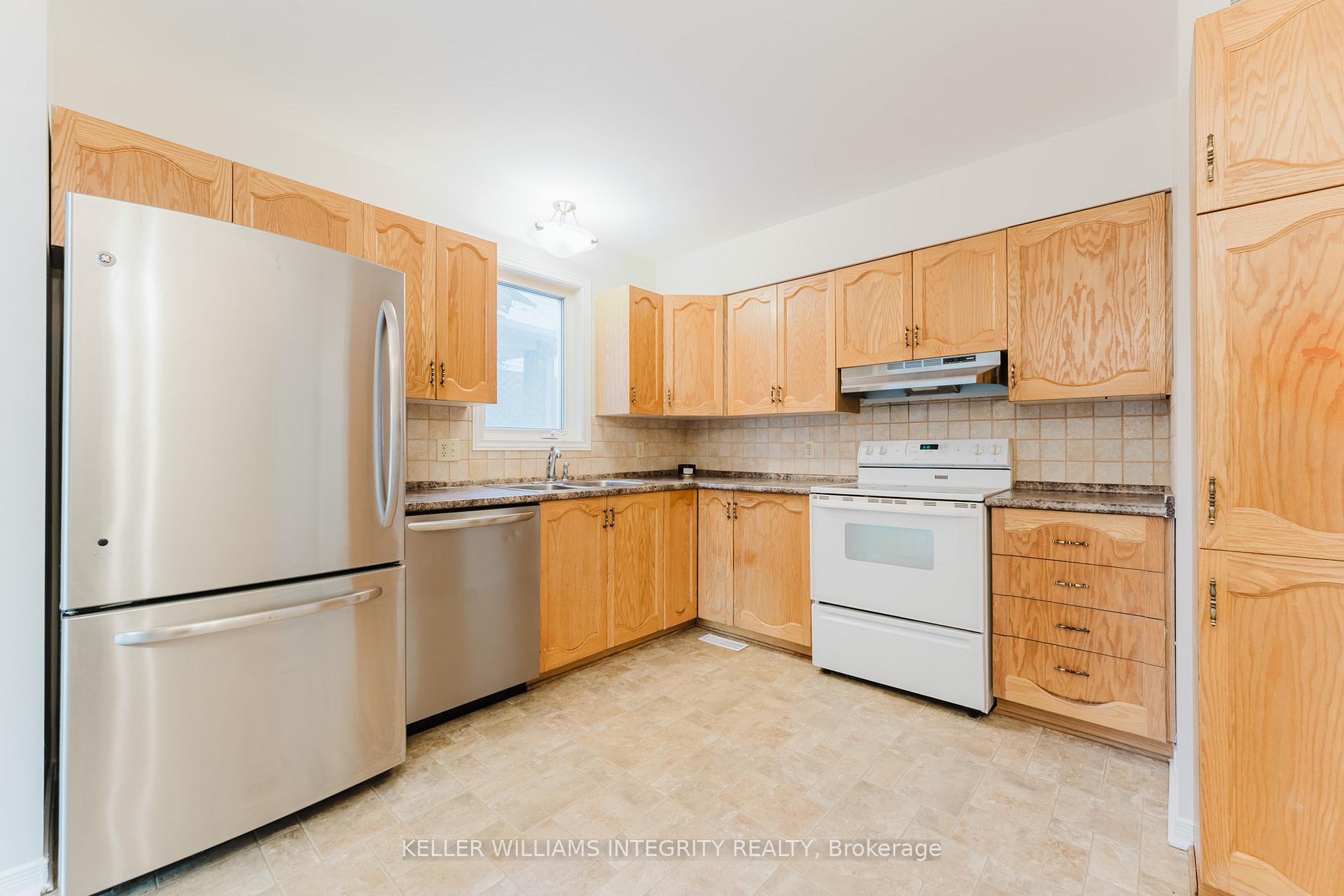 Photo 11 of 5 Bourne Street, Ottawa, Barrhaven - Cedargrove/Fraserdale — HOMEH