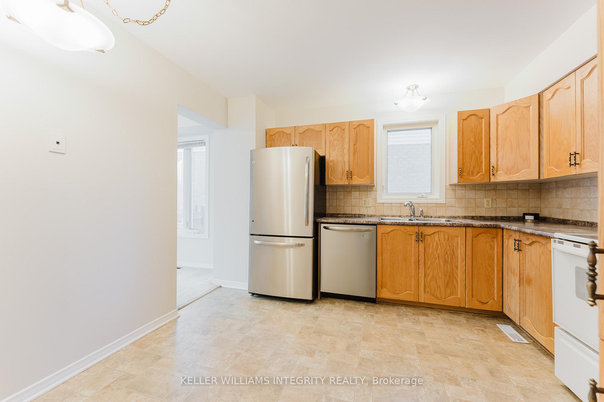 Photo 12 of 5 Bourne Street, Ottawa, Barrhaven - Cedargrove/Fraserdale — HOMEH