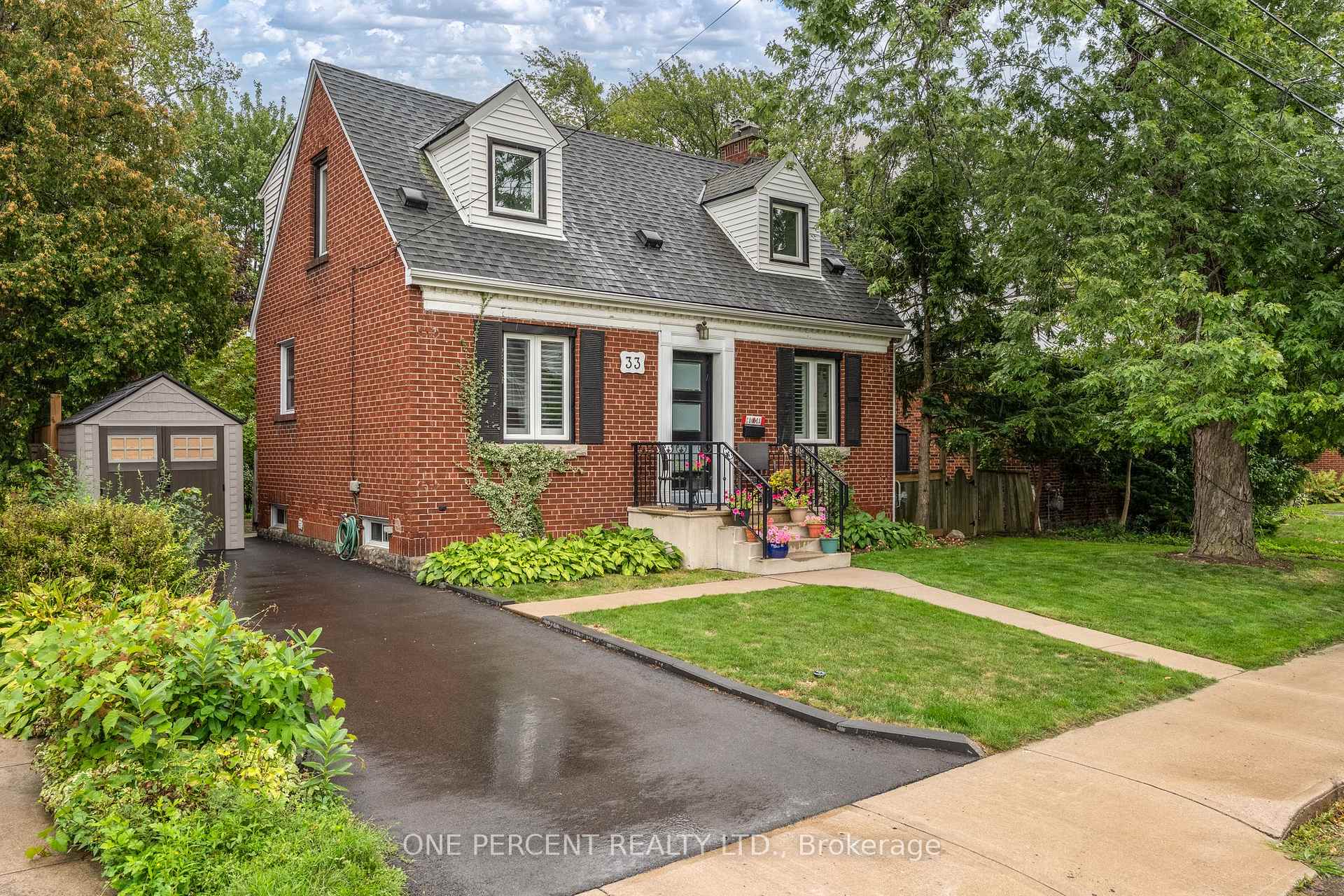 Photo 1 of 33 East 12th Street, Hamilton, Inch Park — HOMEH
