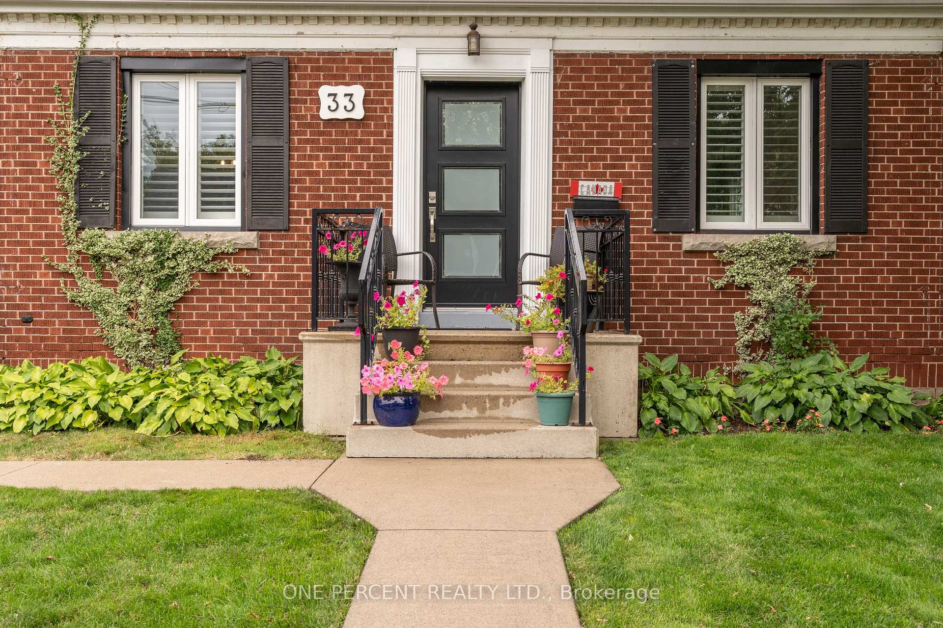Photo 3 of 33 East 12th Street, Hamilton, Inch Park — HOMEH