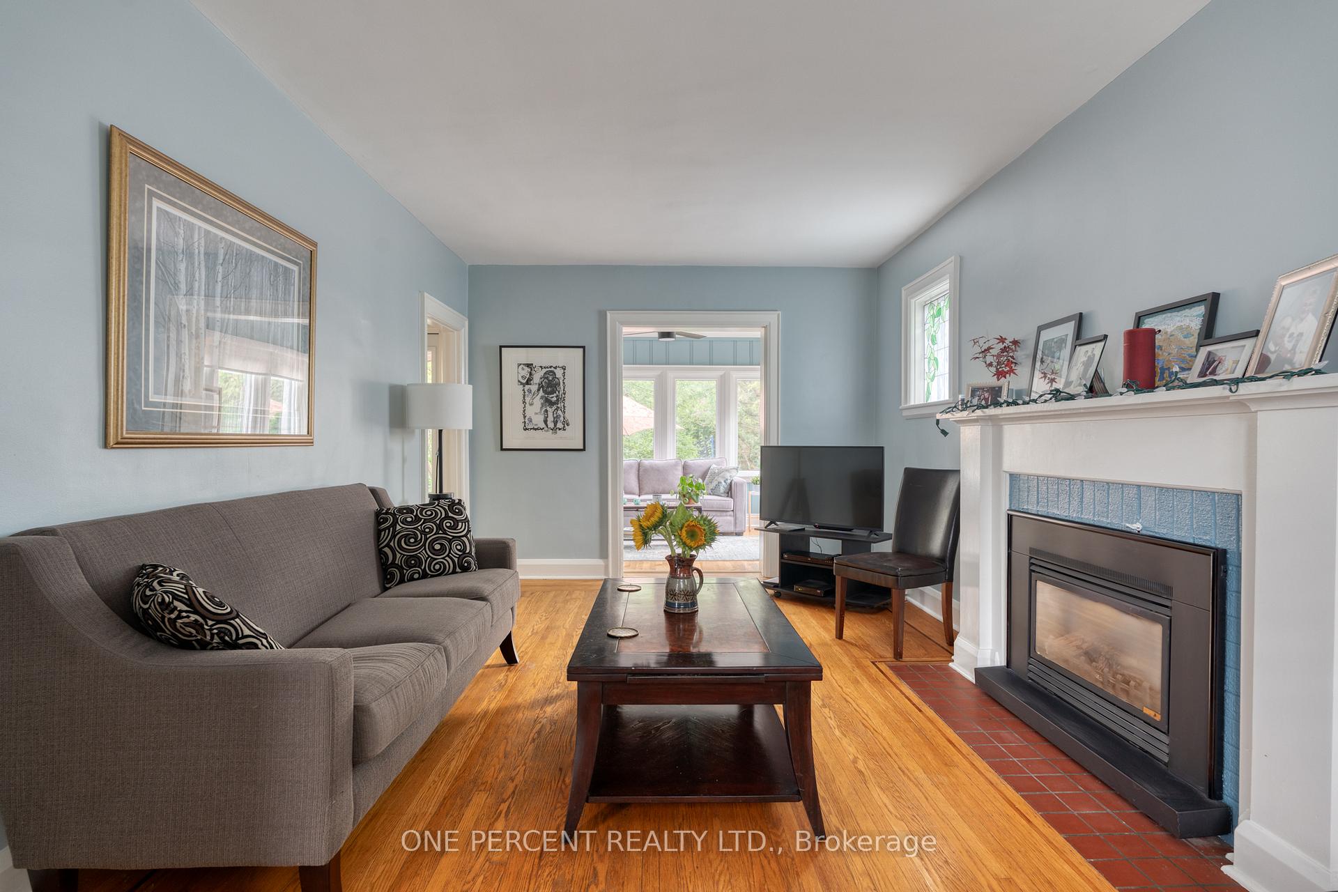 Photo 4 of 33 East 12th Street, Hamilton, Inch Park — HOMEH