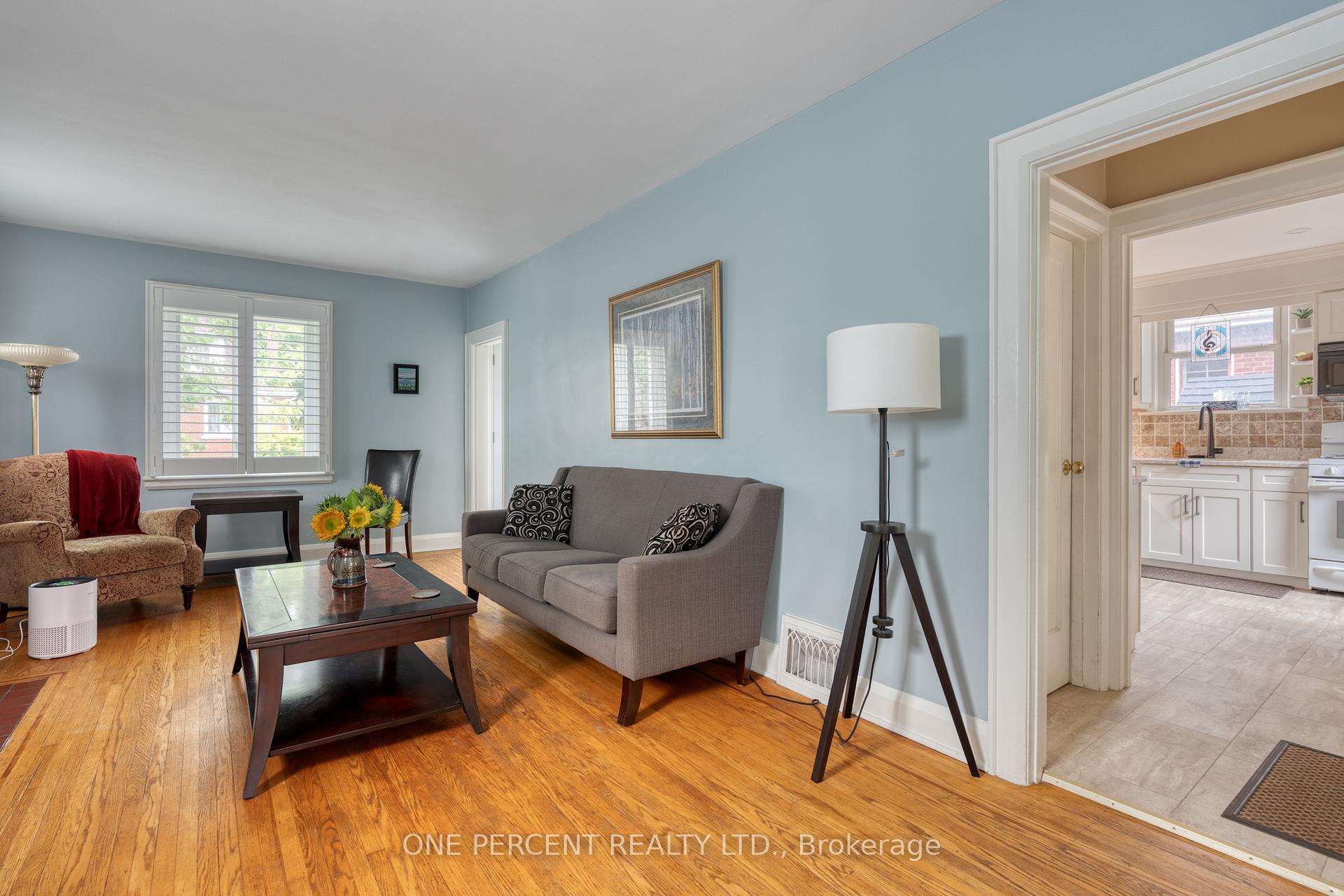 Photo 8 of 33 East 12th Street, Hamilton, Inch Park — HOMEH