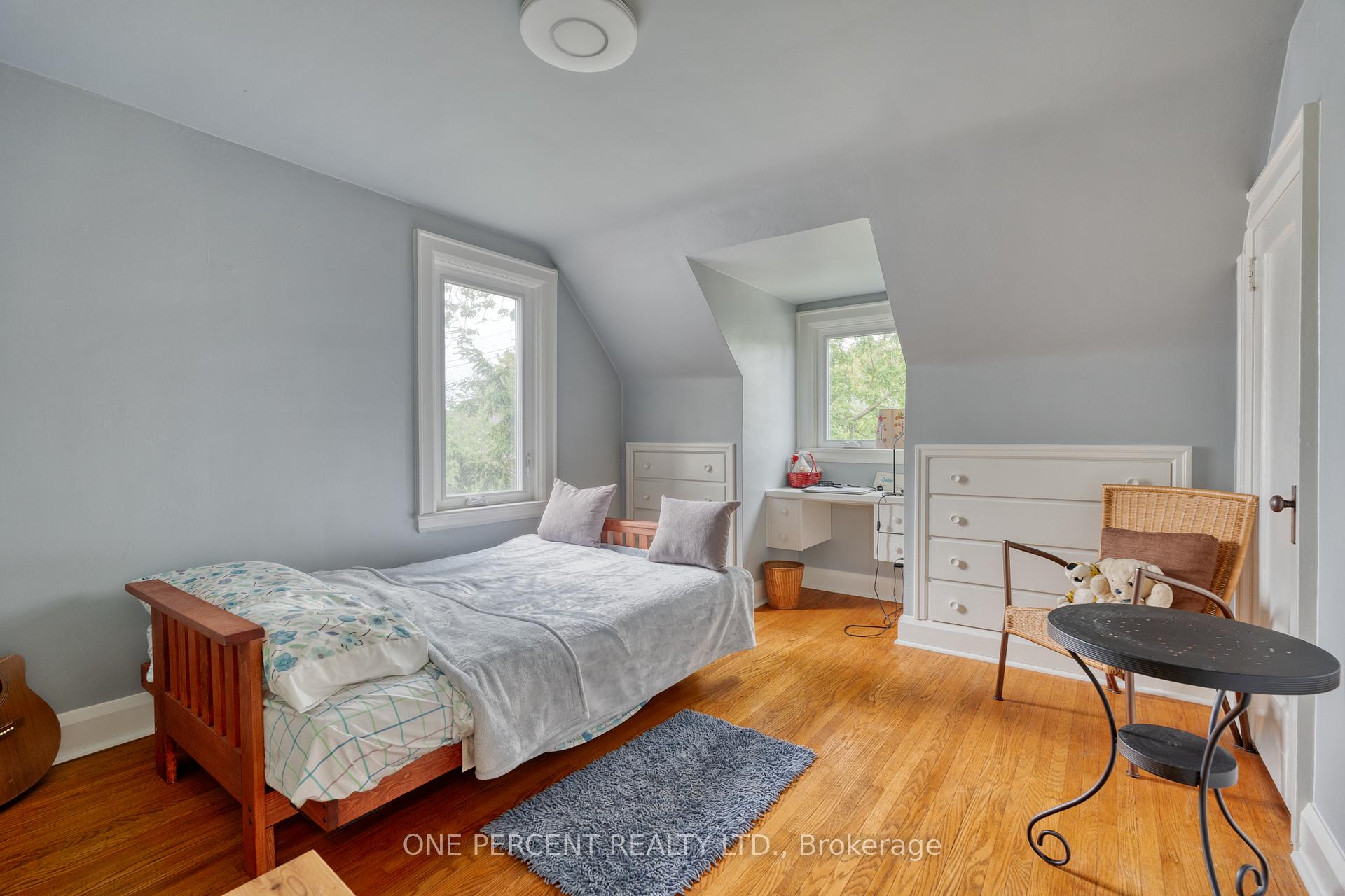 Photo 18 of 33 East 12th Street, Hamilton, Inch Park — HOMEH