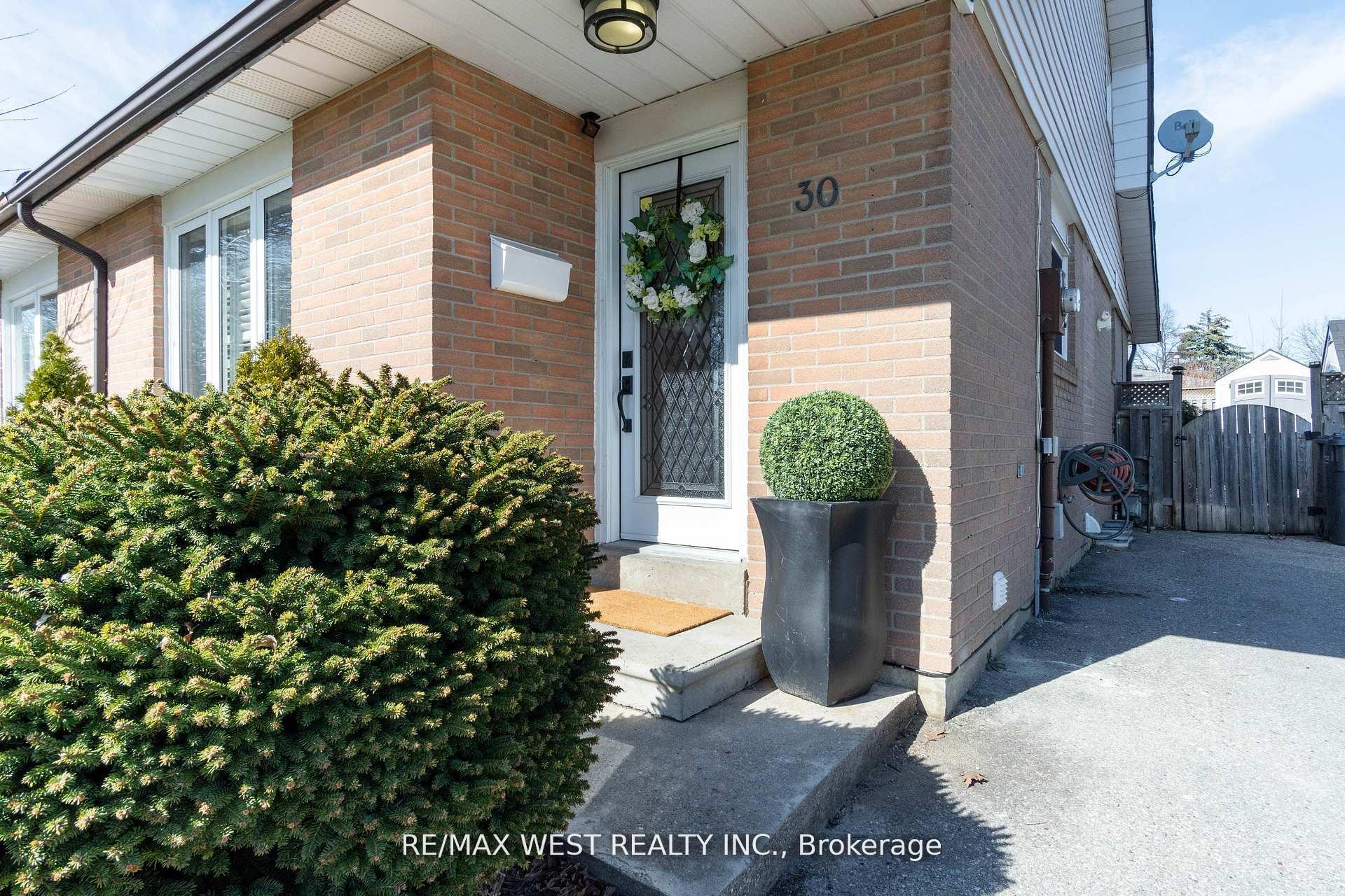 Photo 1 of 30 Tindale Road, Brampton, Madoc — HOMEH