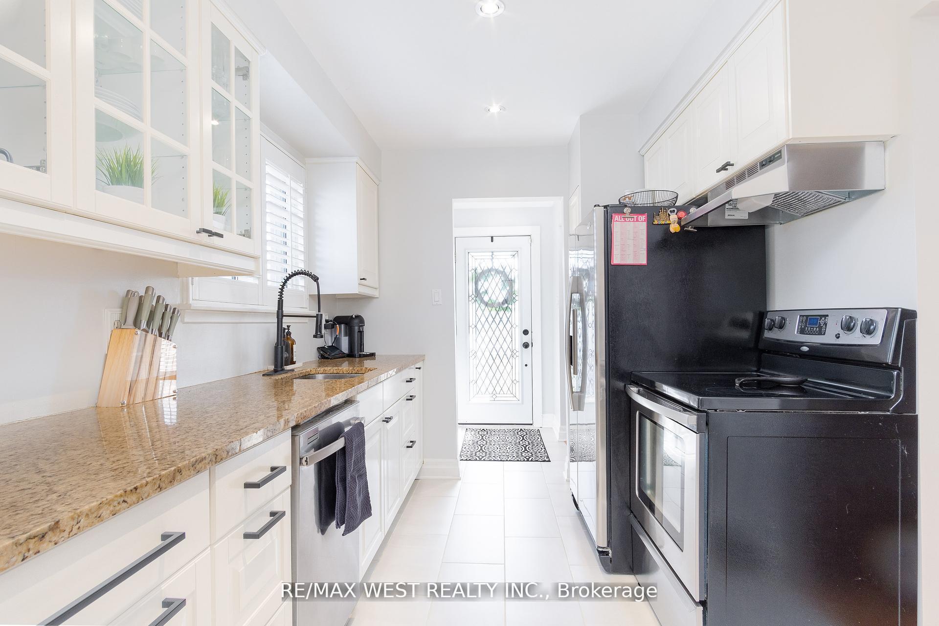 Photo 5 of 30 Tindale Road, Brampton, Madoc — HOMEH