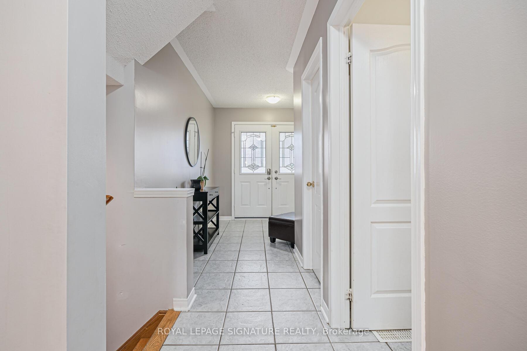Photo 5 of 116 River Rock Crescent, Brampton, Fletcher's Meadow — HOMEH
