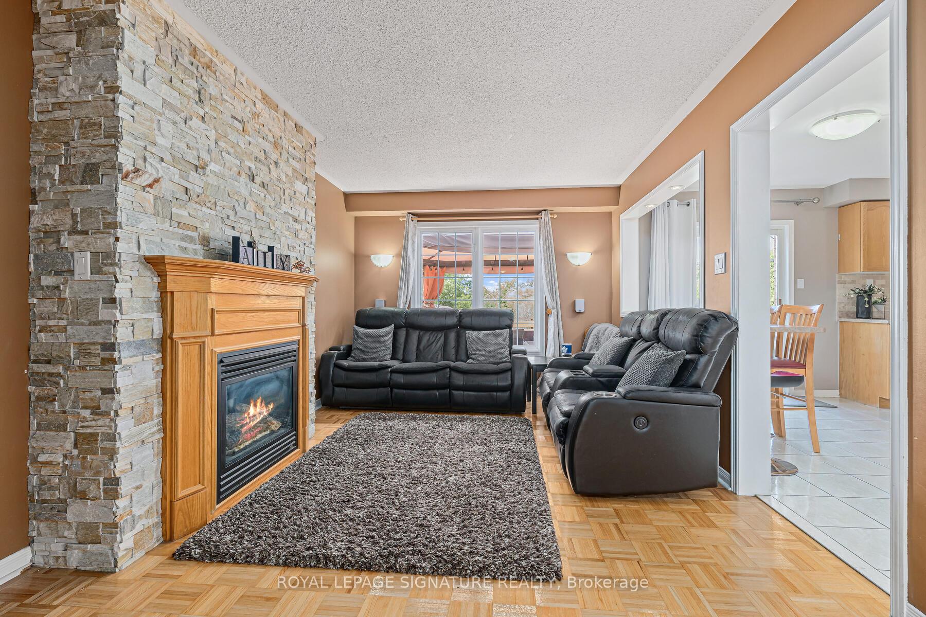 Photo 8 of 116 River Rock Crescent, Brampton, Fletcher's Meadow — HOMEH