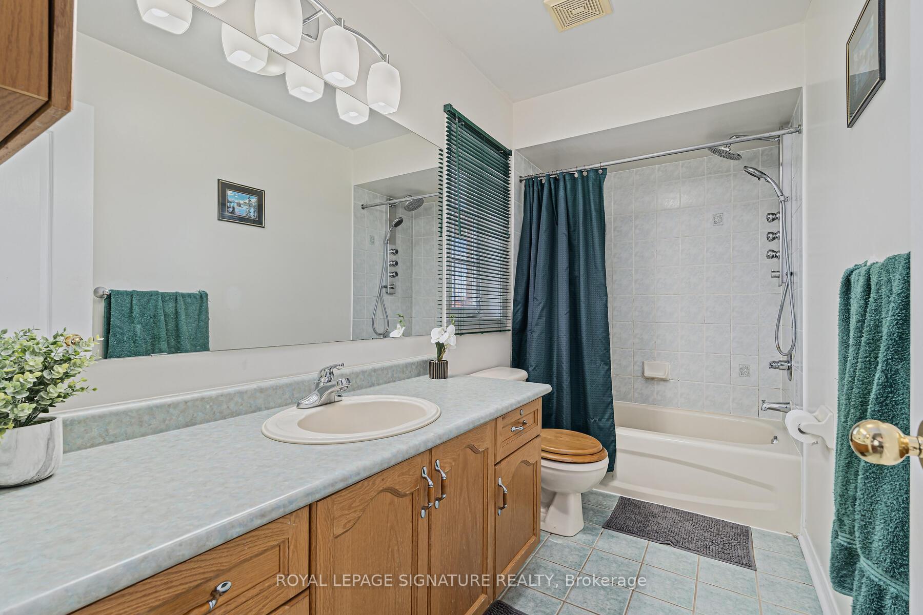 Photo 26 of 116 River Rock Crescent, Brampton, Fletcher's Meadow — HOMEH