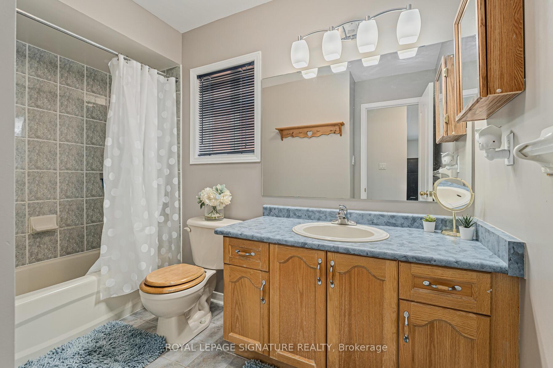 Photo 29 of 116 River Rock Crescent, Brampton, Fletcher's Meadow — HOMEH