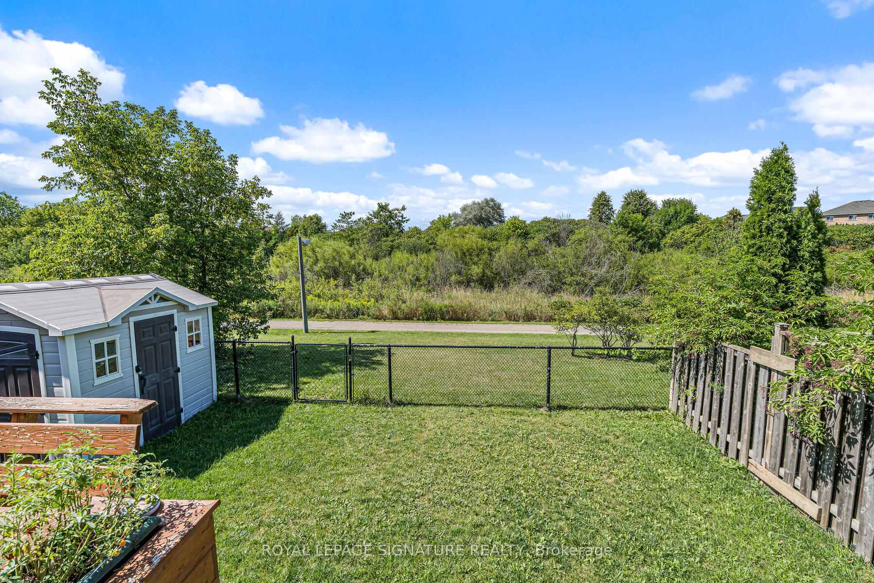 Photo 33 of 116 River Rock Crescent, Brampton, Fletcher's Meadow — HOMEH