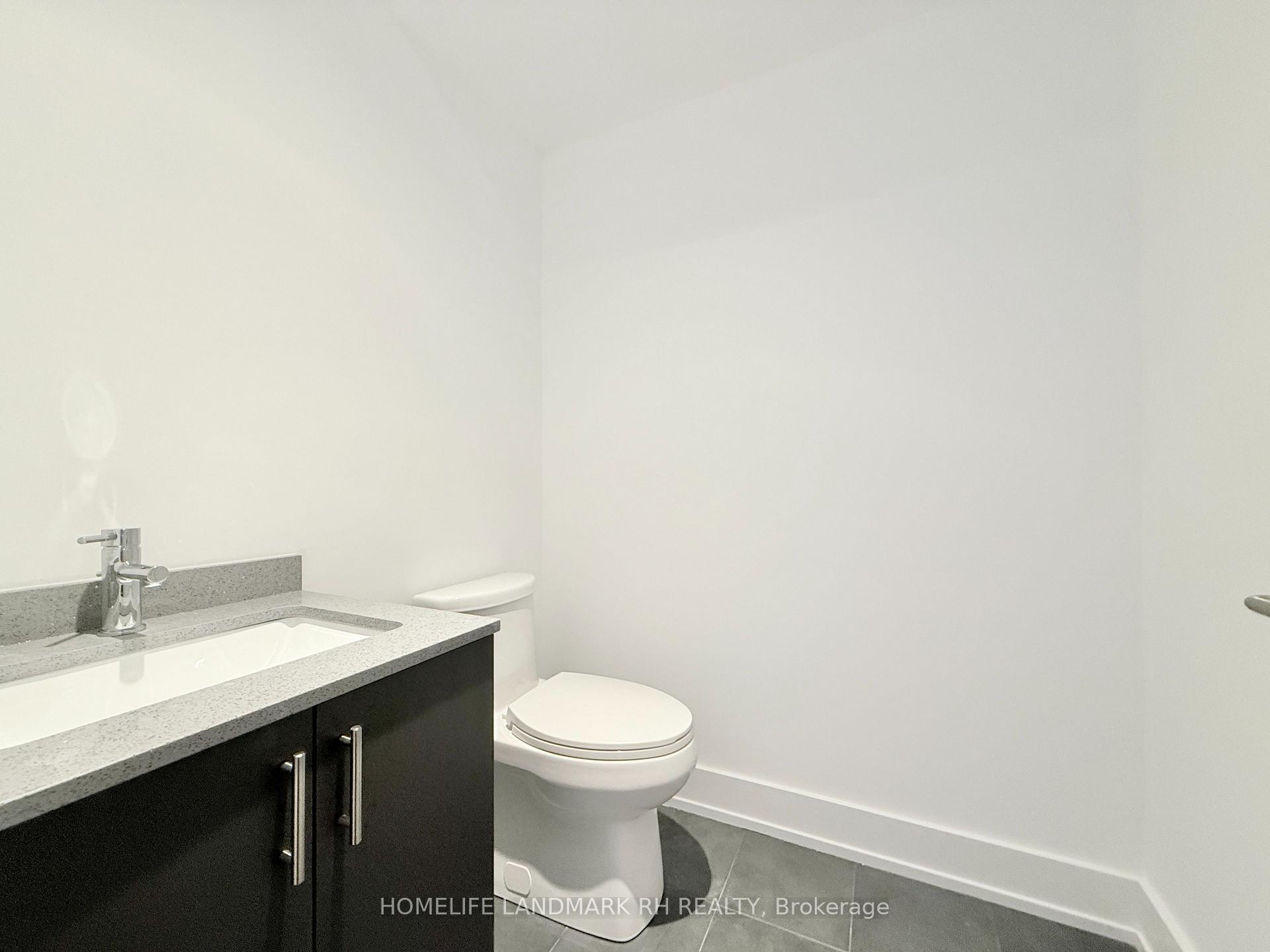 Photo 2 of 9 Chestnut Court, Aurora, Rural Aurora — HOMEH