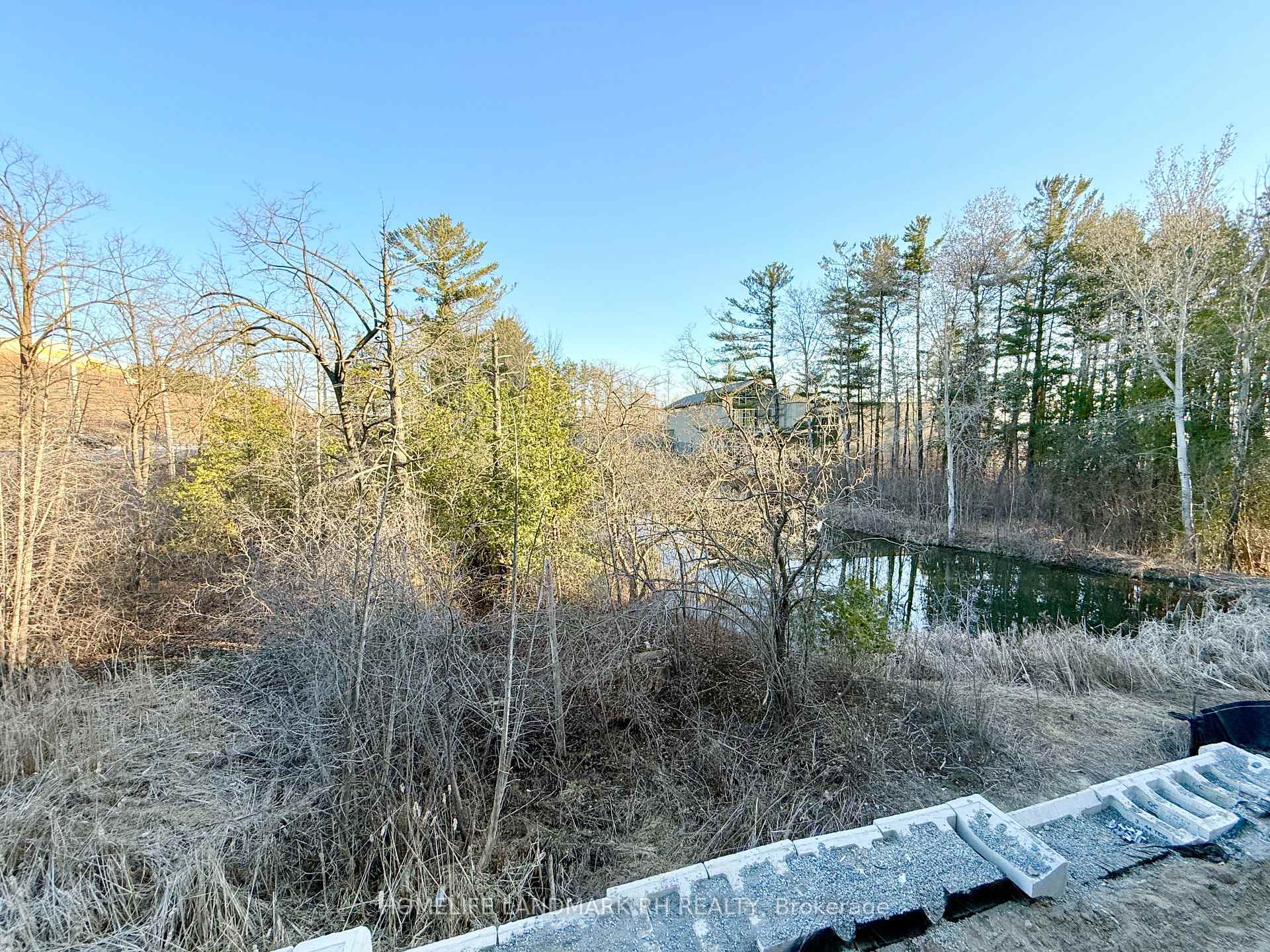 Photo 13 of 9 Chestnut Court, Aurora, Rural Aurora — HOMEH