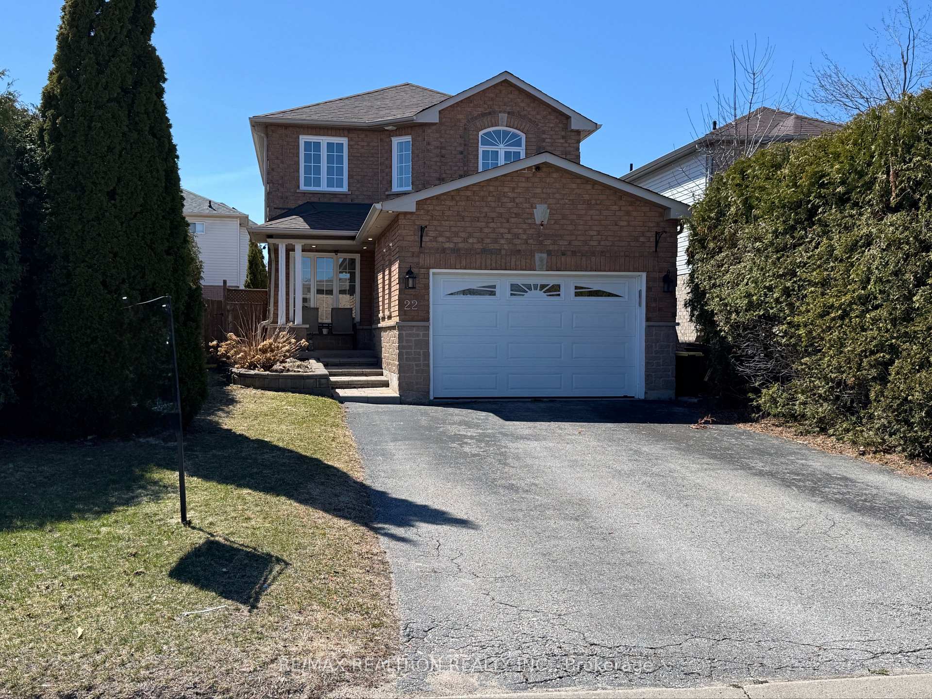 Photo 1 of 22 Hemlock Court, Barrie, Holly — HOMEH