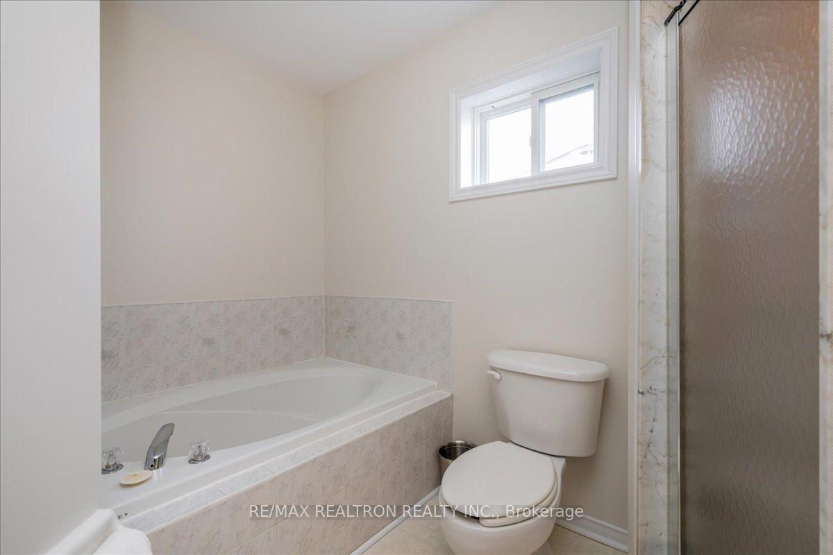Photo 7 of 22 Hemlock Court, Barrie, Holly — HOMEH
