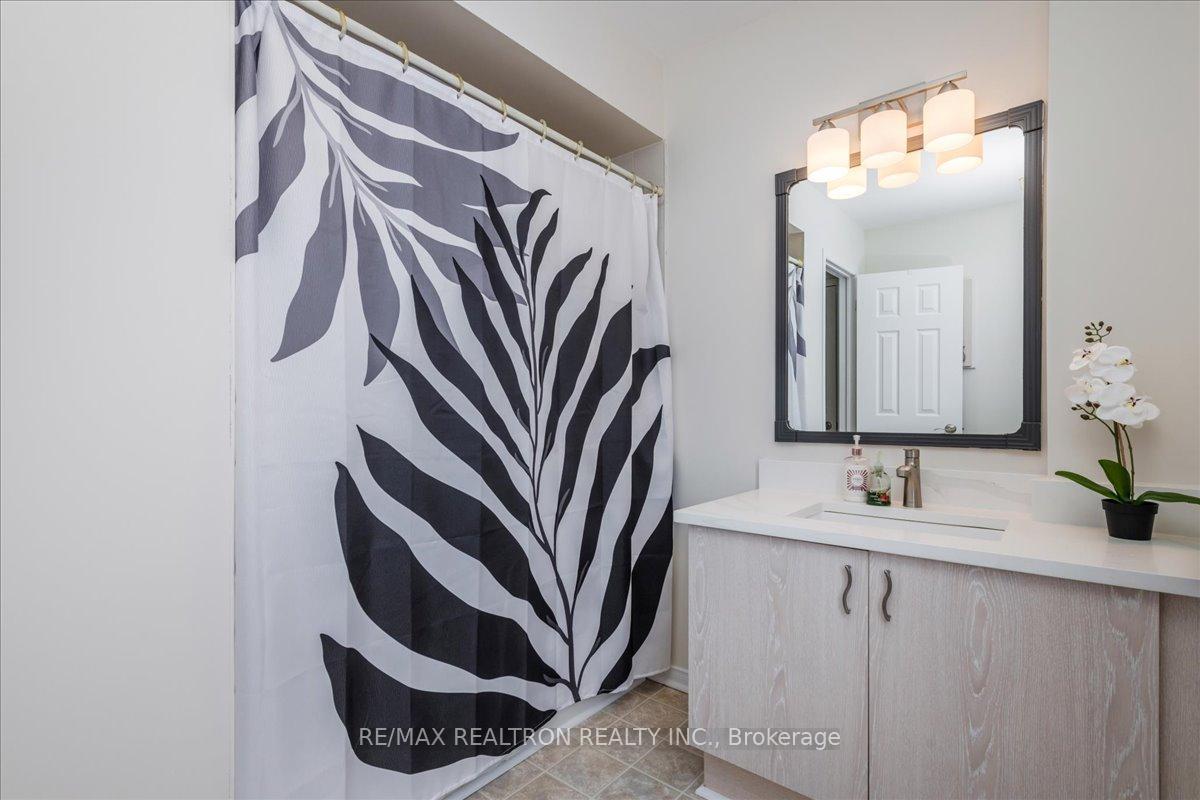 Photo 11 of 22 Hemlock Court, Barrie, Holly — HOMEH
