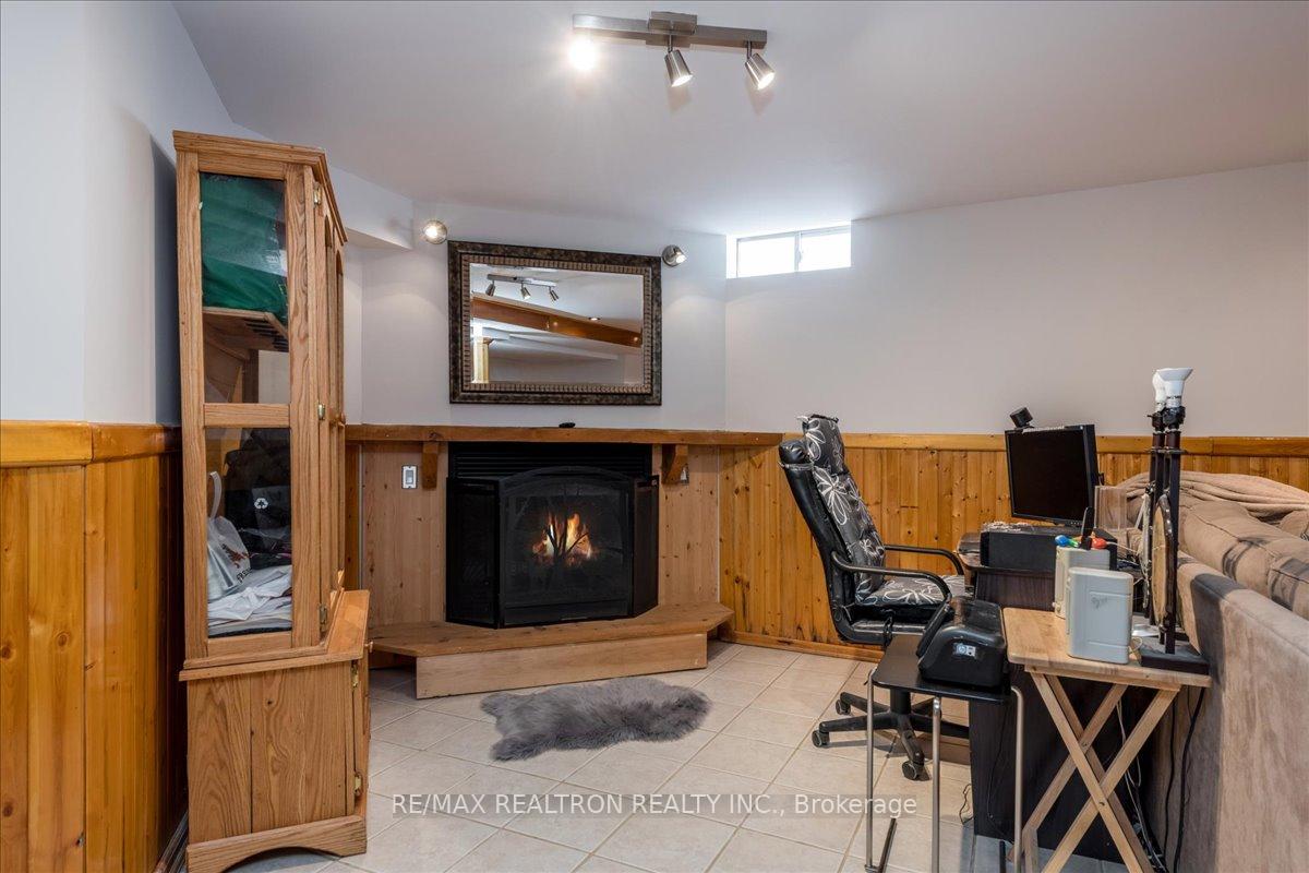 Photo 17 of 22 Hemlock Court, Barrie, Holly — HOMEH