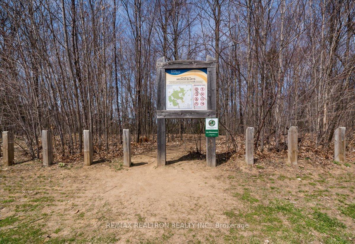 Photo 23 of 22 Hemlock Court, Barrie, Holly — HOMEH