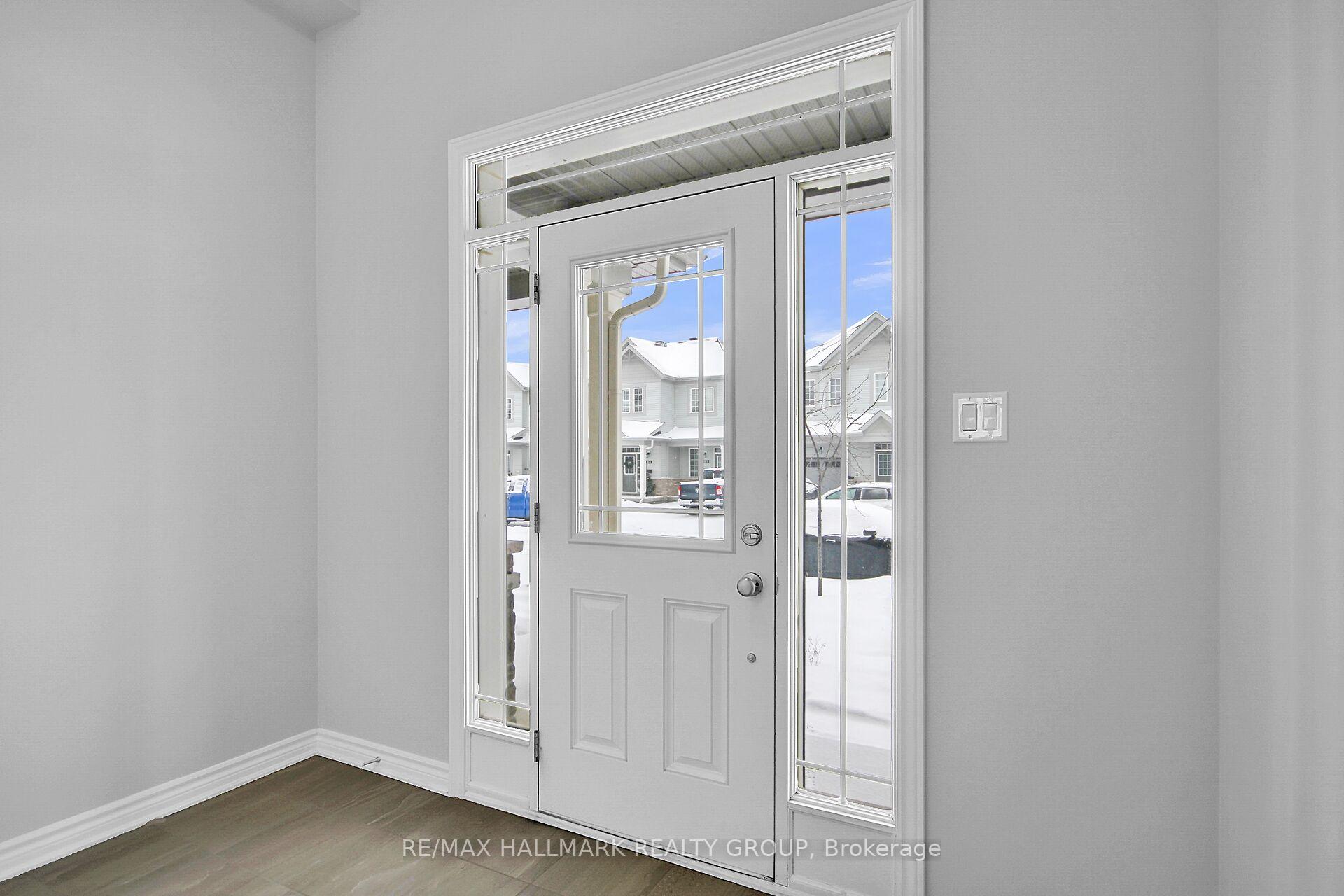 Photo 4 of 79 Mesa Drive, Ottawa, Barrhaven - Half Moon Bay — HOMEH