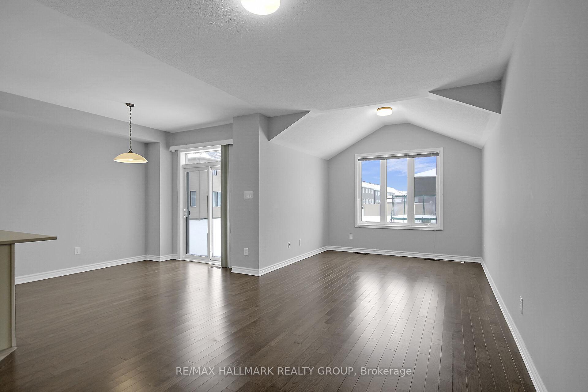 Photo 7 of 79 Mesa Drive, Ottawa, Barrhaven - Half Moon Bay — HOMEH