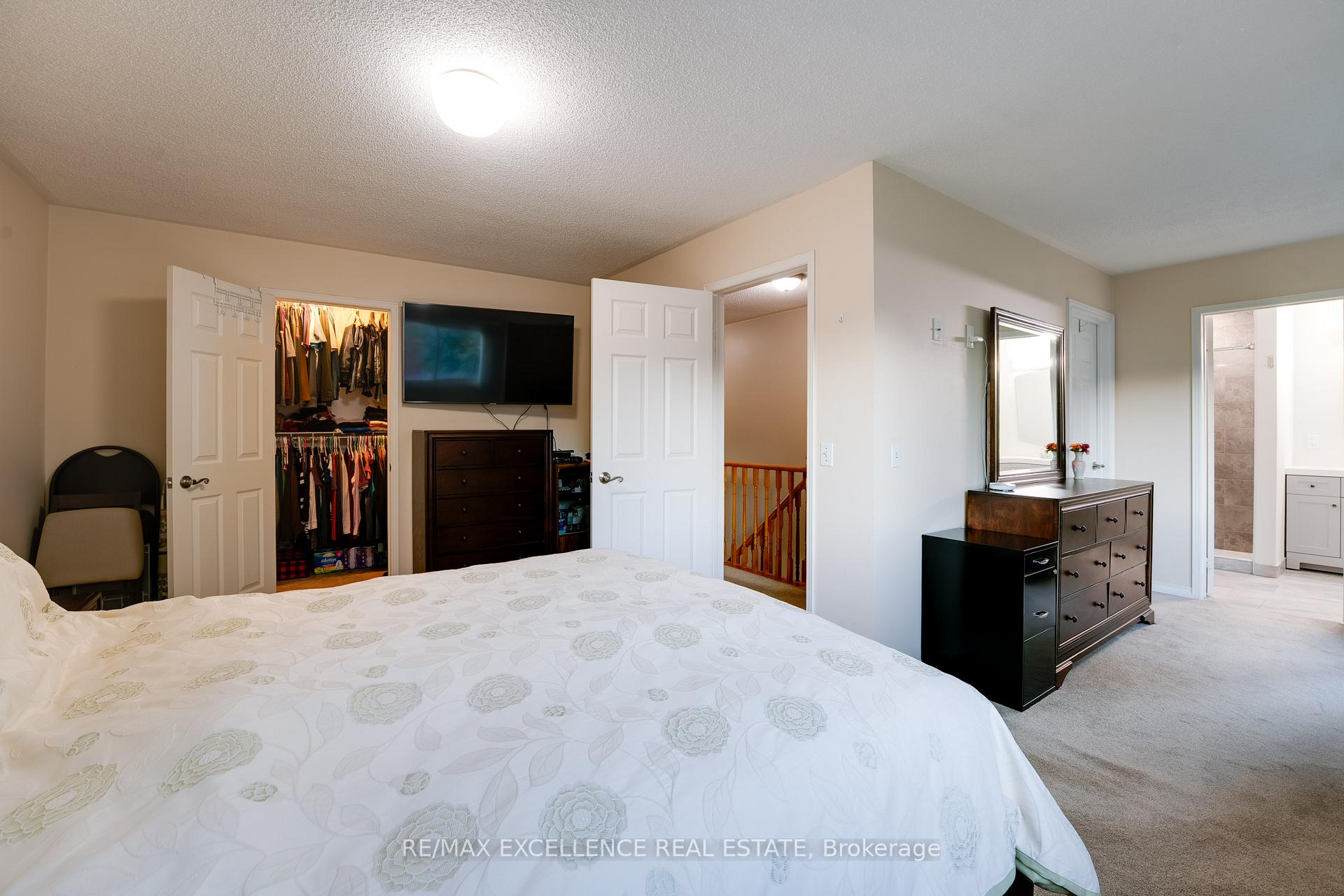 Photo 6 of 14 Nymark Place, Brampton, Westgate — HOMEH