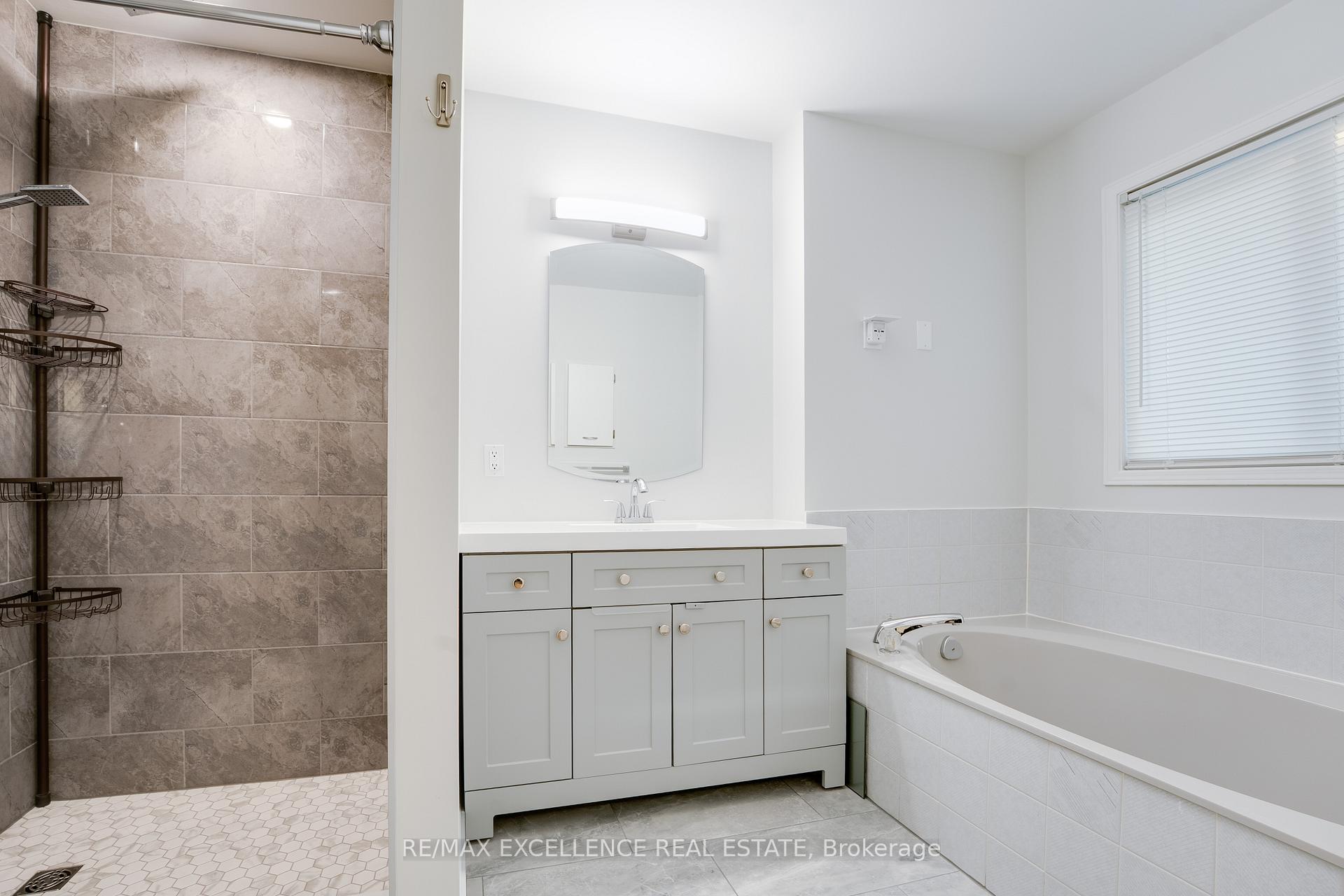 Photo 8 of 14 Nymark Place, Brampton, Westgate — HOMEH