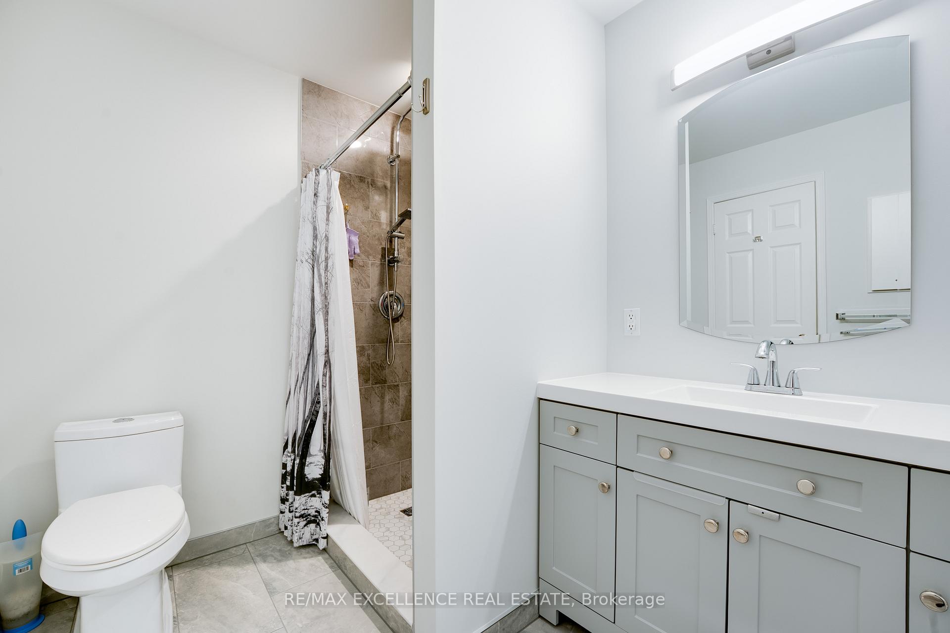 Photo 9 of 14 Nymark Place, Brampton, Westgate — HOMEH