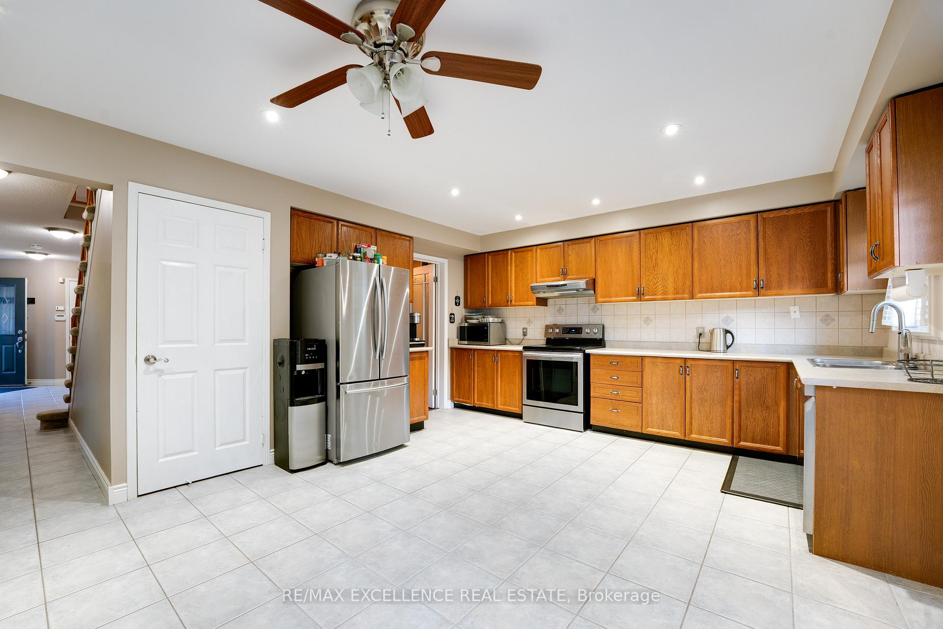 Photo 39 of 14 Nymark Place, Brampton, Westgate — HOMEH
