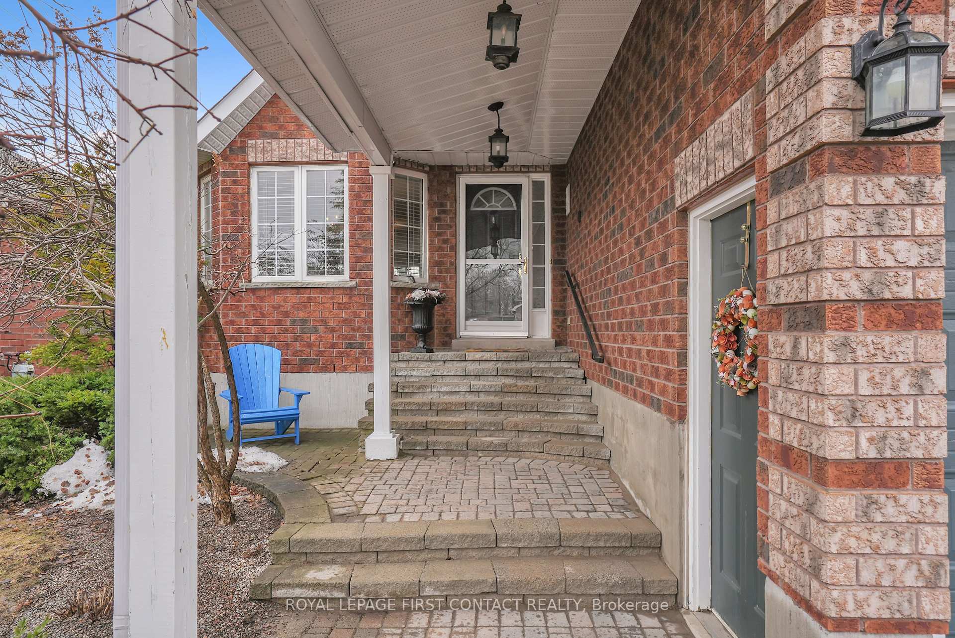 Photo 2 of 185 Hanmer Street E, Barrie, East Bayfield — HOMEH