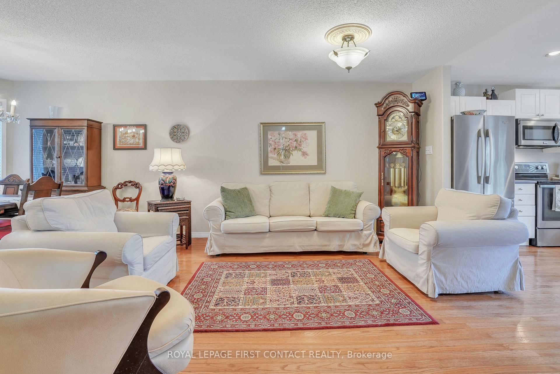 Photo 5 of 185 Hanmer Street E, Barrie, East Bayfield — HOMEH