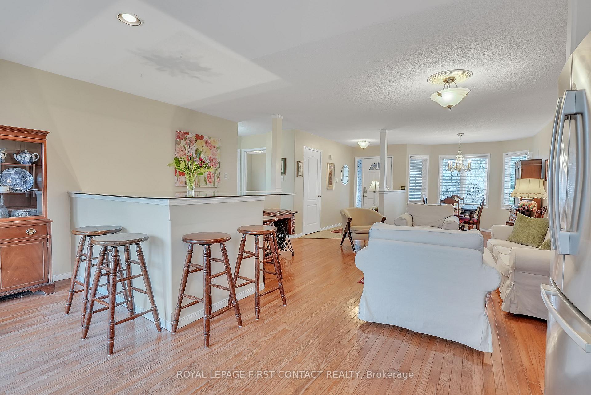 Photo 9 of 185 Hanmer Street E, Barrie, East Bayfield — HOMEH