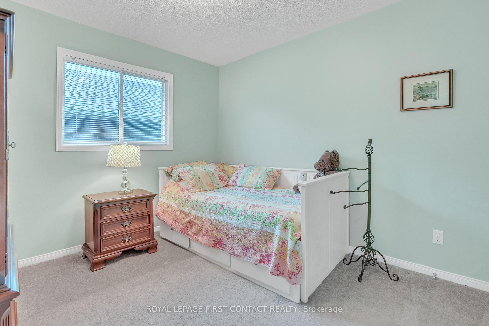 Photo 17 of 185 Hanmer Street E, Barrie, East Bayfield — HOMEH