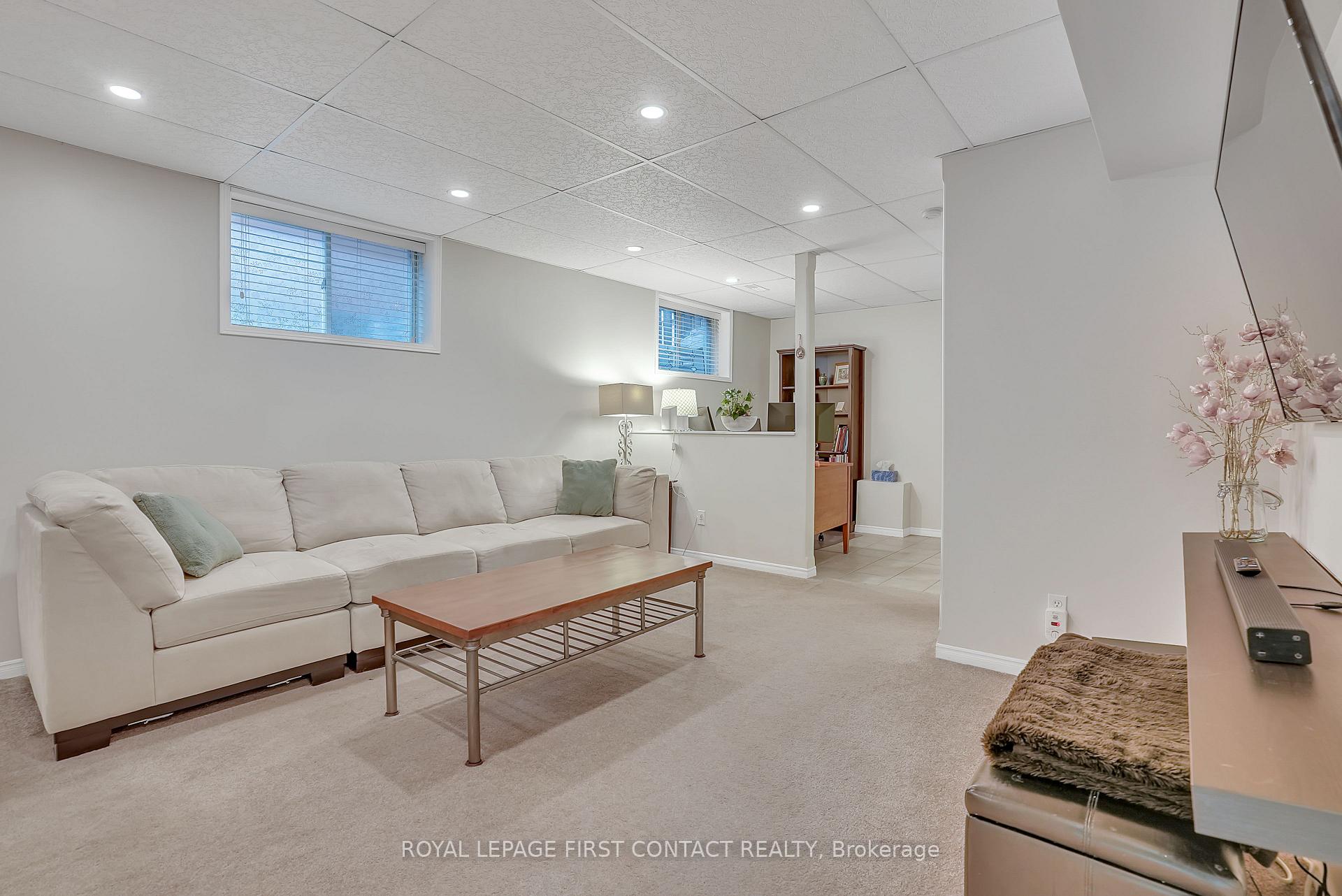 Photo 21 of 185 Hanmer Street E, Barrie, East Bayfield — HOMEH