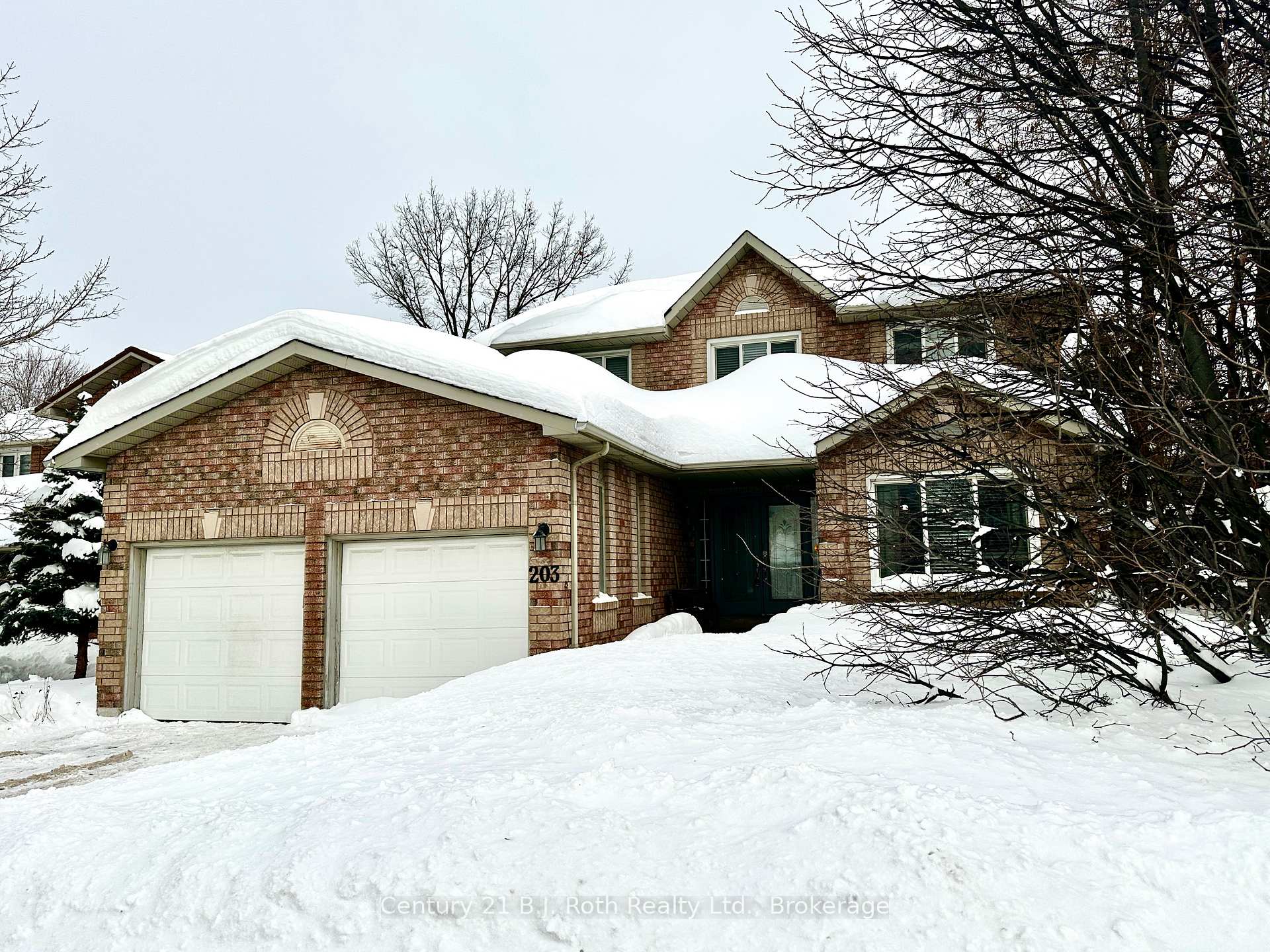 Photo 2 of 203 Ferndale Drive S, Barrie, Ardagh — HOMEH