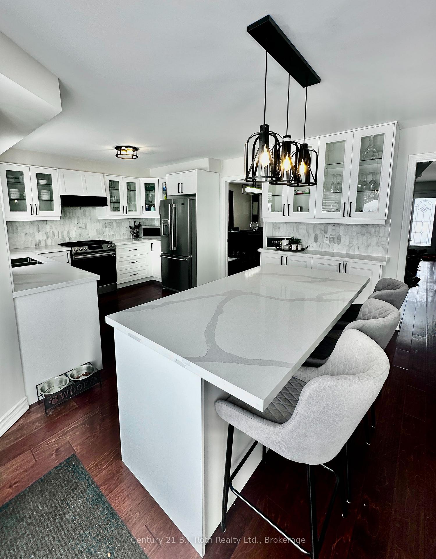 Photo 7 of 203 Ferndale Drive S, Barrie, Ardagh — HOMEH