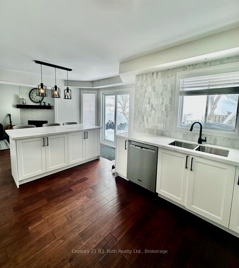 Photo 9 of 203 Ferndale Drive S, Barrie, Ardagh — HOMEH