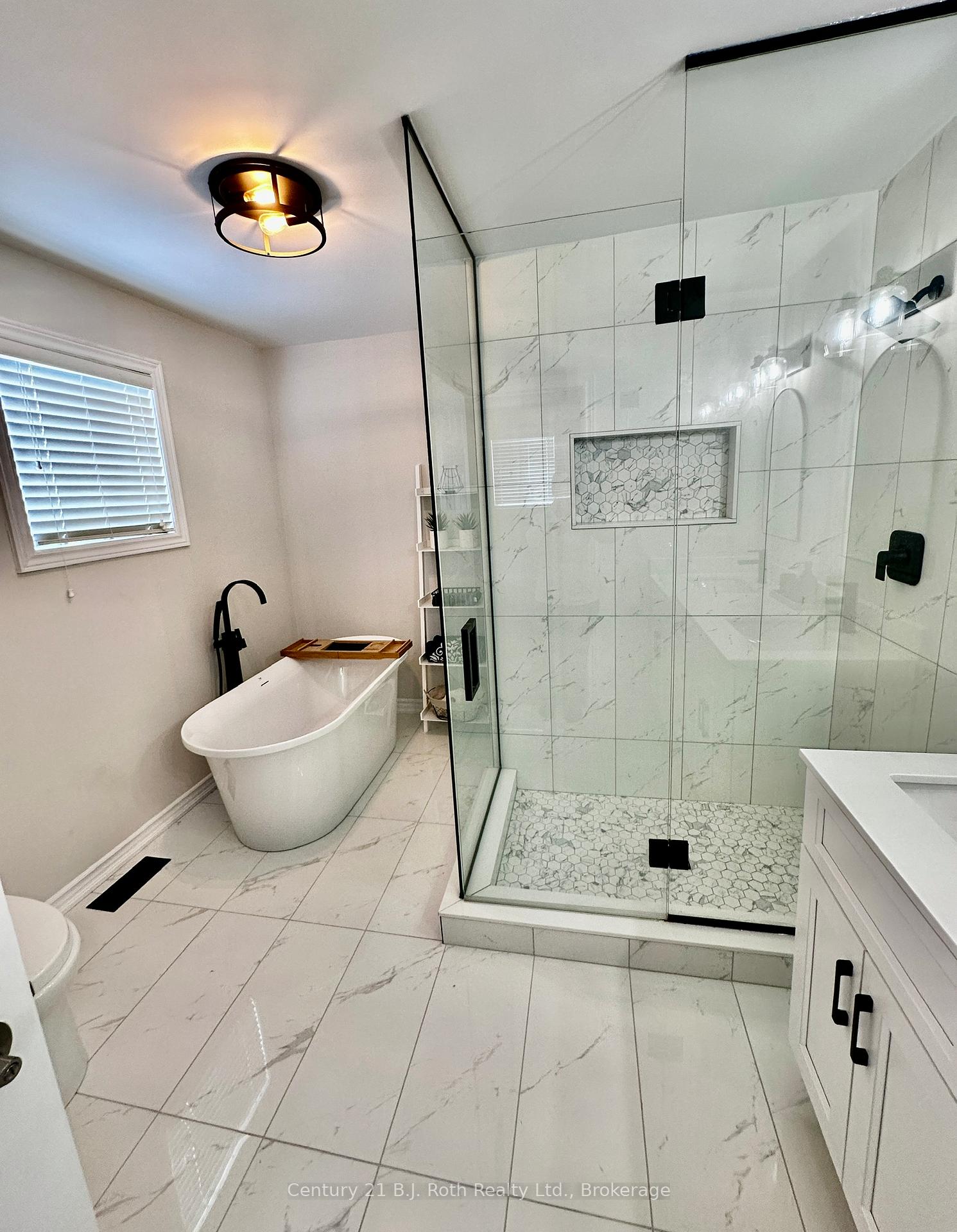 Photo 20 of 203 Ferndale Drive S, Barrie, Ardagh — HOMEH