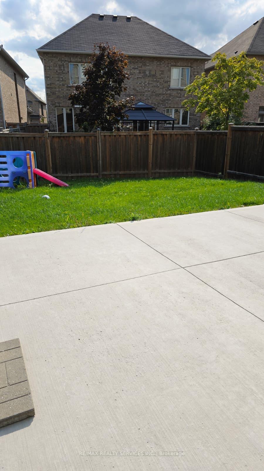 Photo 2 of 92 Allegro Drive, Brampton, Credit Valley — HOMEH